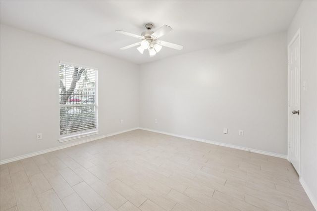 1138 W 25th Street F, Houston, TX 77008