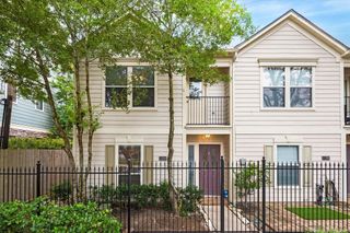 1138 W 25th Street F, Houston, TX 77008