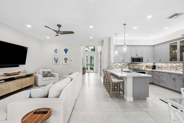 7873 Wildflower Shores Drive, Delray Beach, FL 33446