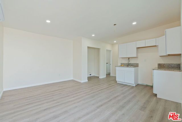 1341 W 94th Street, Los Angeles, CA 90044