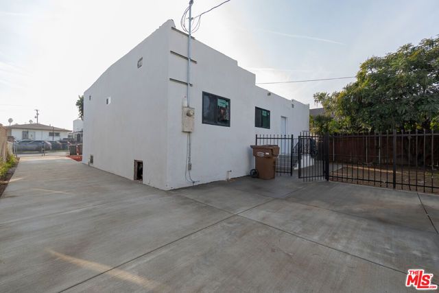 1341 W 94th Street, Los Angeles, CA 90044