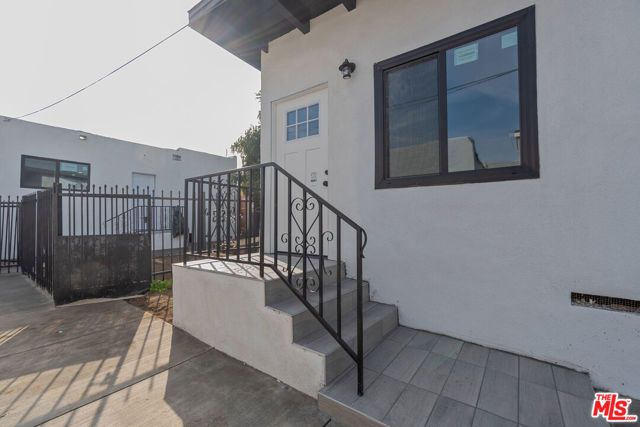 1341 W 94th Street, Los Angeles, CA 90044