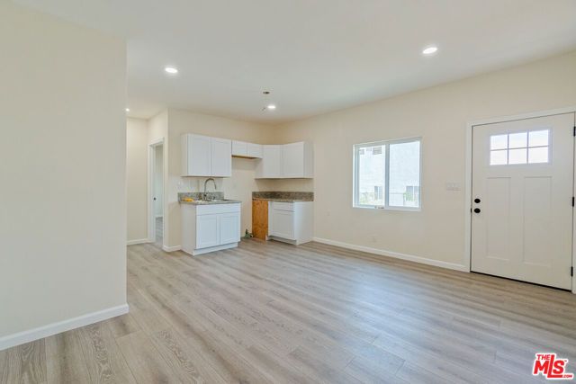 1341 W 94th Street, Los Angeles, CA 90044