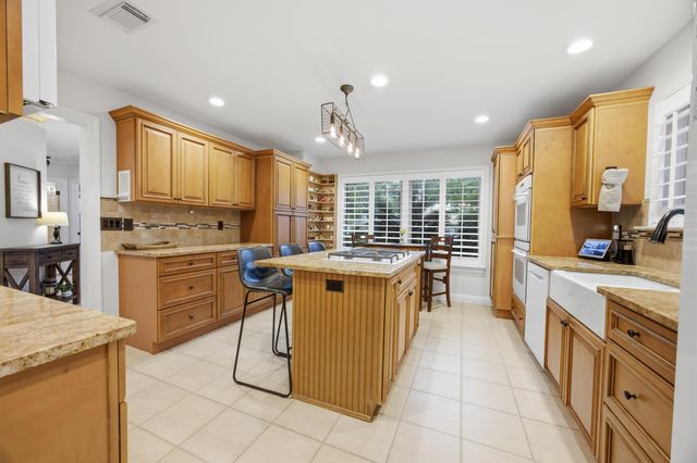 2807 Lee Trevino Court, Shalimar, FL 32579