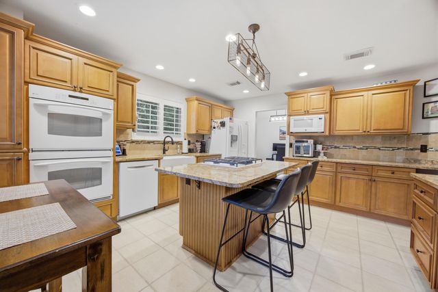 2807 Lee Trevino Court, Shalimar, FL 32579