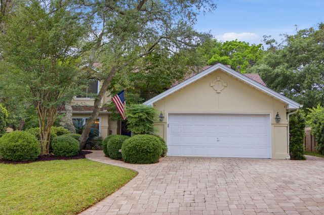 2807 Lee Trevino Court, Shalimar, FL 32579