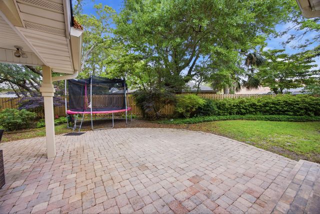 2807 Lee Trevino Court, Shalimar, FL 32579