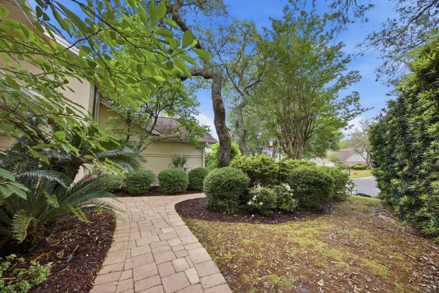 2807 Lee Trevino Court, Shalimar, FL 32579