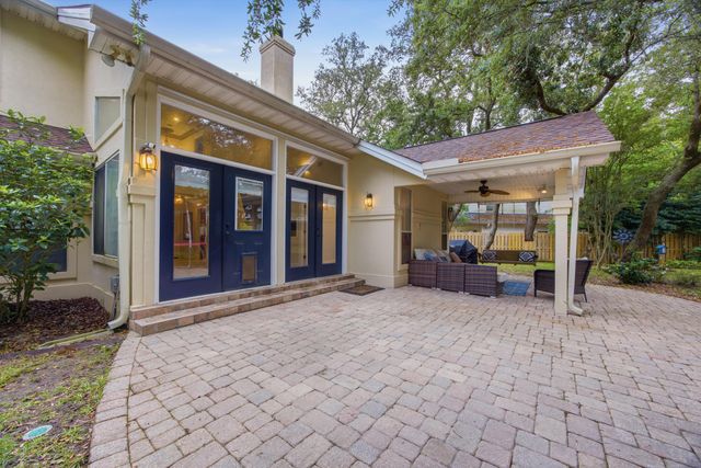 2807 Lee Trevino Court, Shalimar, FL 32579