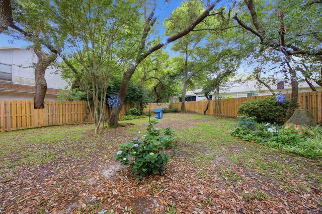 2807 Lee Trevino Court, Shalimar, FL 32579