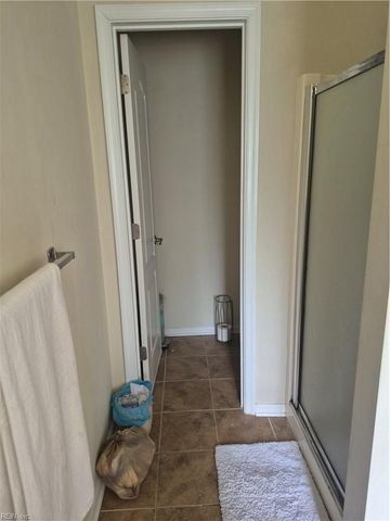 22 Frazier CT, Hampton, VA 23666