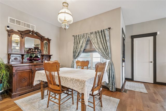 2237 Tranquil Ct NW, Cedar Rapids, IA 52405