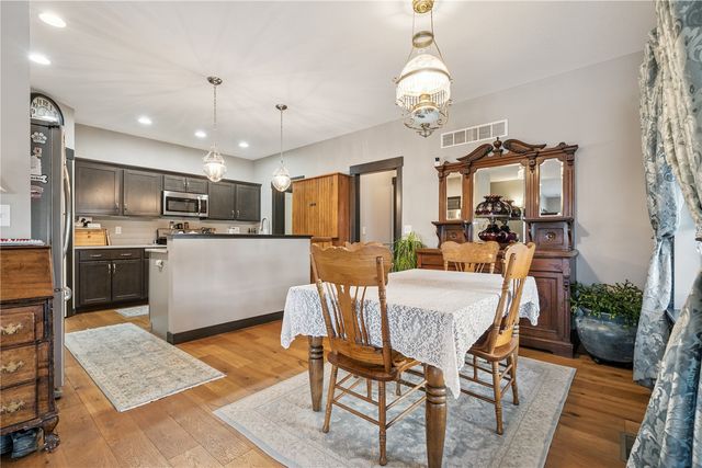 2237 Tranquil Ct NW, Cedar Rapids, IA 52405