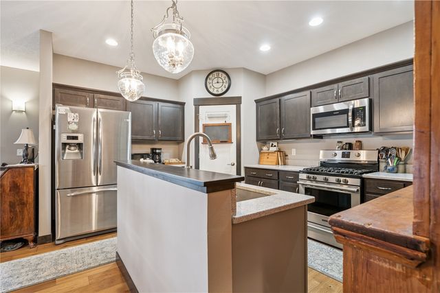 2237 Tranquil Ct NW, Cedar Rapids, IA 52405