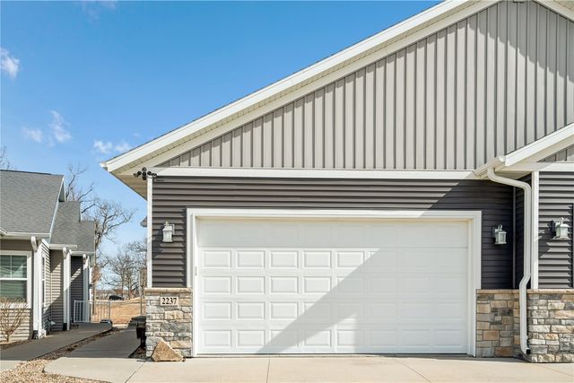 2237 Tranquil Ct NW, Cedar Rapids, IA 52405