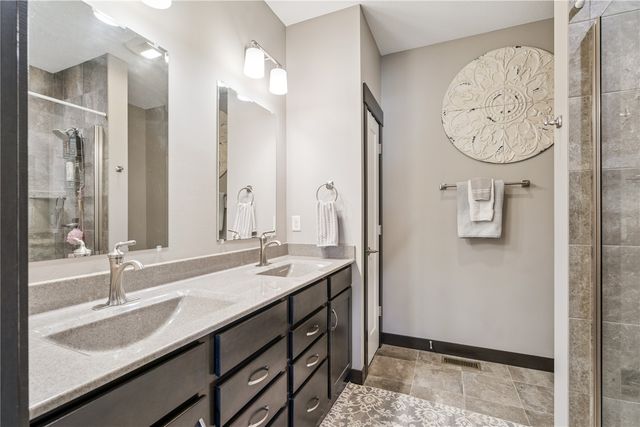 2237 Tranquil Ct NW, Cedar Rapids, IA 52405