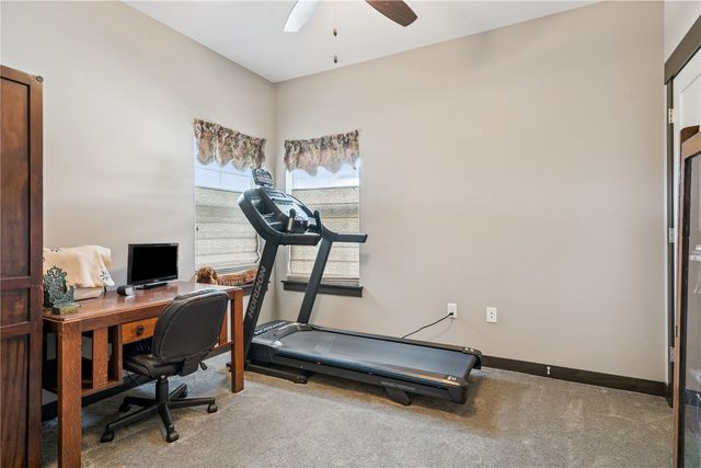 2237 Tranquil Ct NW, Cedar Rapids, IA 52405