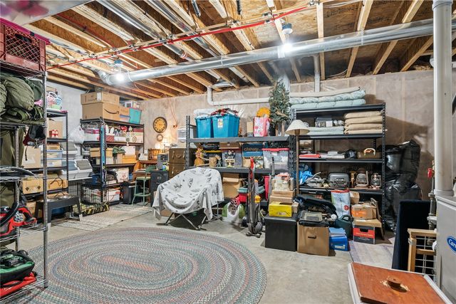 2237 Tranquil Ct NW, Cedar Rapids, IA 52405