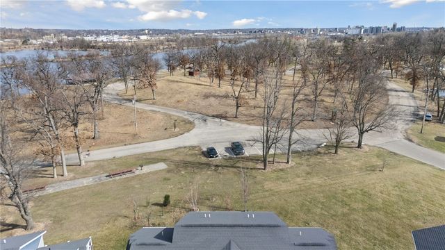 2237 Tranquil Ct NW, Cedar Rapids, IA 52405