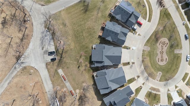 2237 Tranquil Ct NW, Cedar Rapids, IA 52405