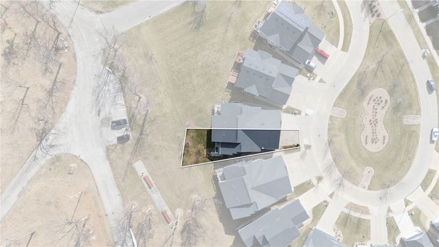 2237 Tranquil Ct NW, Cedar Rapids, IA 52405