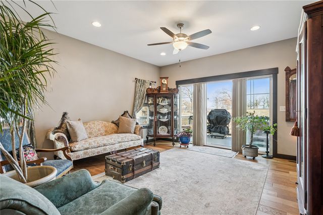 2237 Tranquil Ct NW, Cedar Rapids, IA 52405