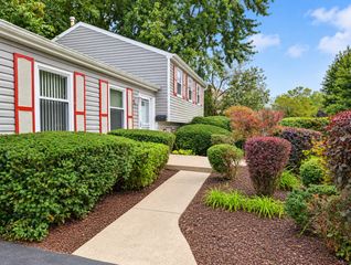 1329 Elm Drive, Schaumburg, IL 60194