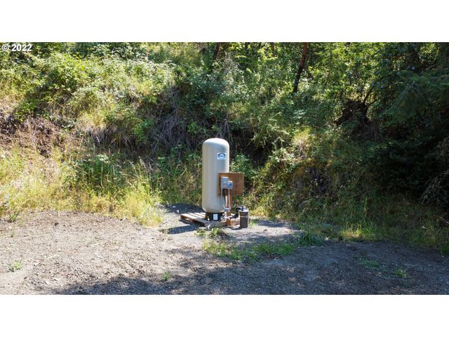 1105 SUNSHINE Rd, Roseburg, OR 97470