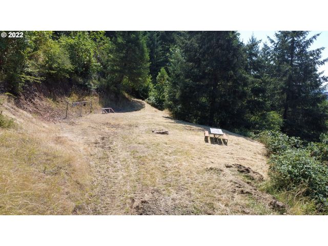 1105 SUNSHINE Rd, Roseburg, OR 97470
