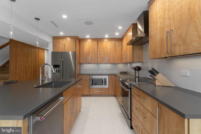 11587 MAPLE RIDGE RD, Reston, VA 20190