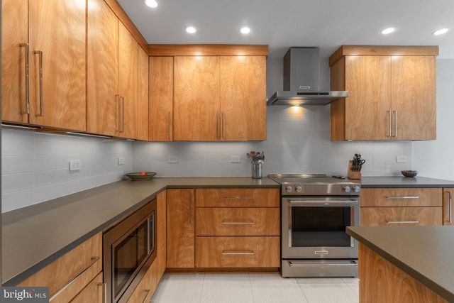 11587 MAPLE RIDGE RD, Reston, VA 20190