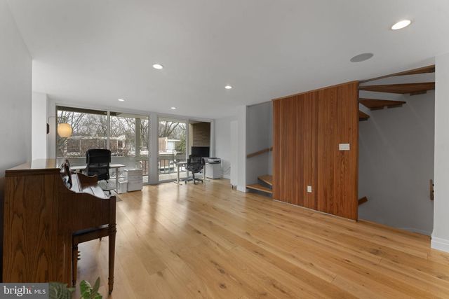 11587 MAPLE RIDGE RD, Reston, VA 20190