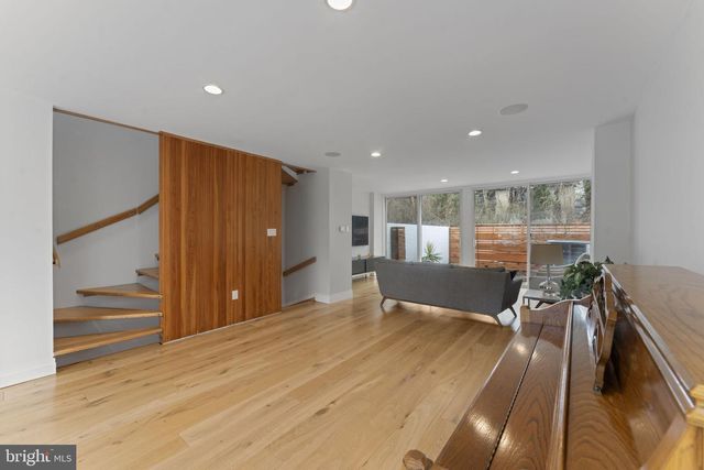 11587 MAPLE RIDGE RD, Reston, VA 20190