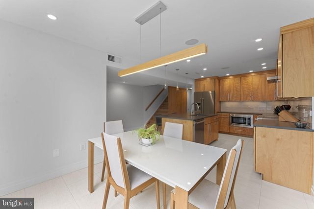 11587 MAPLE RIDGE RD, Reston, VA 20190