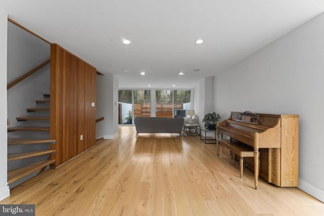 11587 MAPLE RIDGE RD, Reston, VA 20190