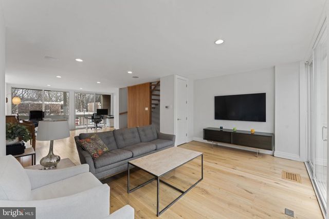 11587 MAPLE RIDGE RD, Reston, VA 20190