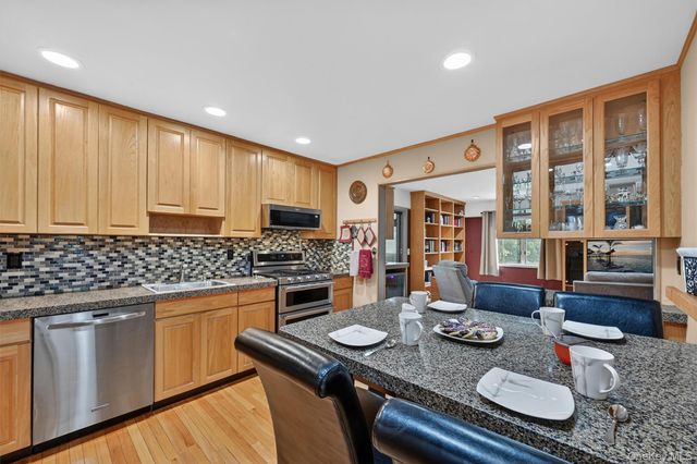 7 Spur Drive, Nanuet, NY 10954