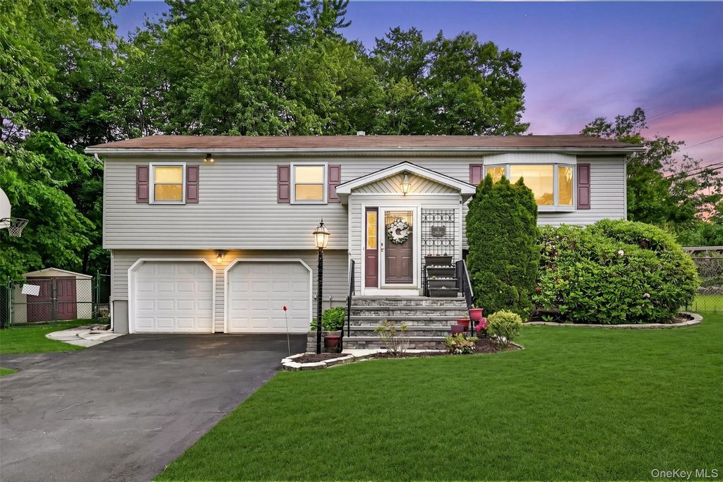 7 Spur Drive, Nanuet, NY 10954