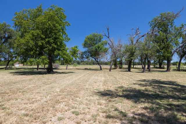 2721 County Road 258, Liberty Hill, TX 78642