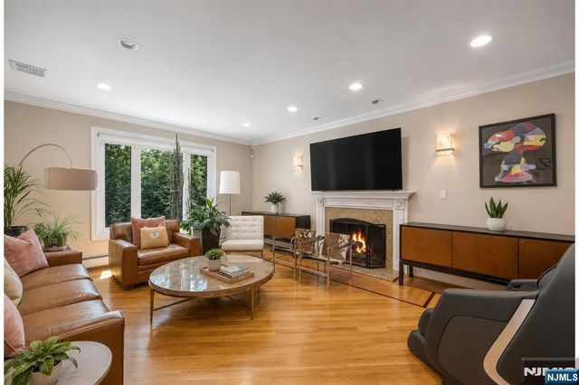 1152 Cumbermeade Road, Fort Lee, NJ 07024