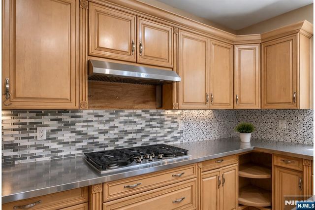 1152 Cumbermeade Road, Fort Lee, NJ 07024
