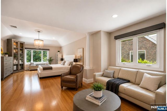 1152 Cumbermeade Road, Fort Lee, NJ 07024