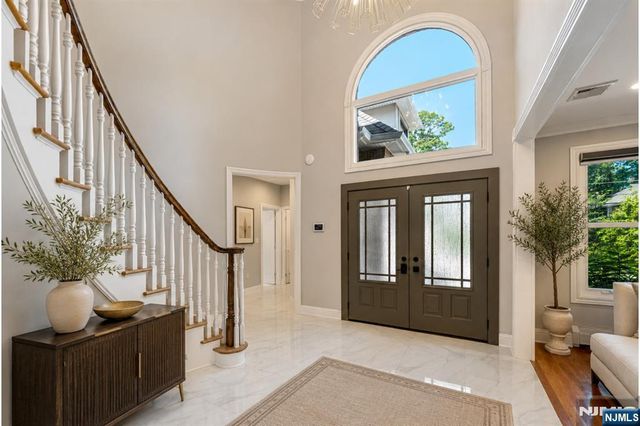 1152 Cumbermeade Road, Fort Lee, NJ 07024