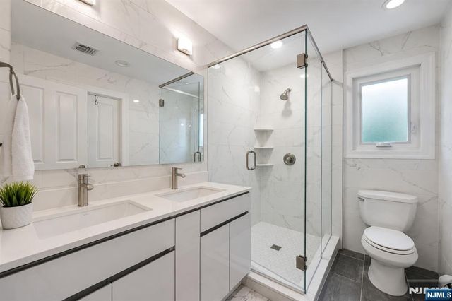 1152 Cumbermeade Road, Fort Lee, NJ 07024