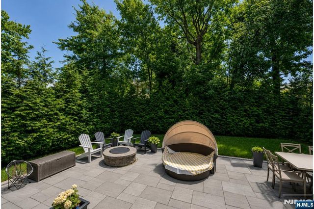 1152 Cumbermeade Road, Fort Lee, NJ 07024