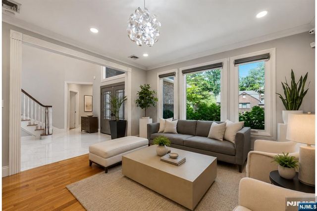 1152 Cumbermeade Road, Fort Lee, NJ 07024
