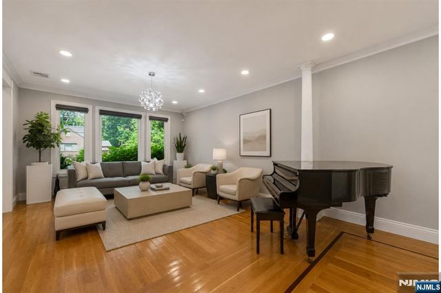 1152 Cumbermeade Road, Fort Lee, NJ 07024