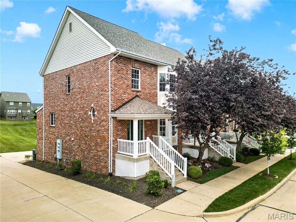 2514 S Larksong Drive, Grover, MO 63040