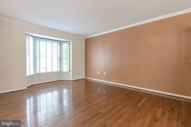 11557 HILL MEADE LN, Woodbridge, VA 22192