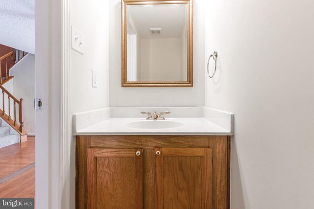 11557 HILL MEADE LN, Woodbridge, VA 22192